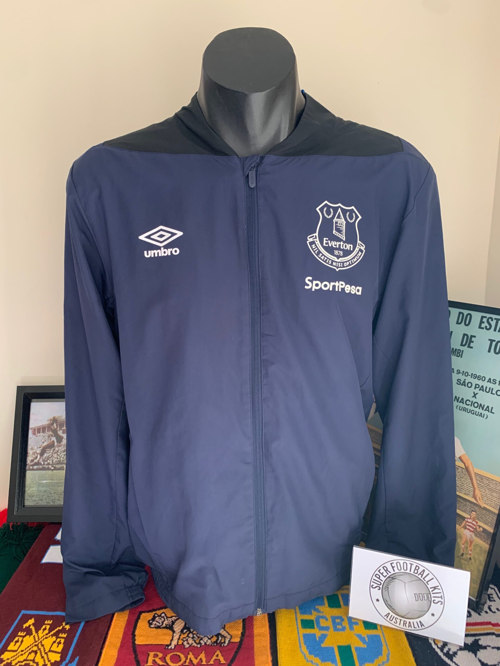 Everton  PLAYER ISSUE  1/4 zip jacket SIZE M 